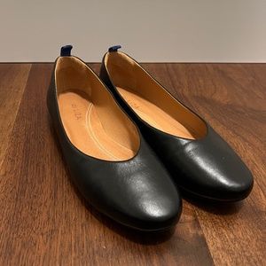 dr LIZA Flats Size 6